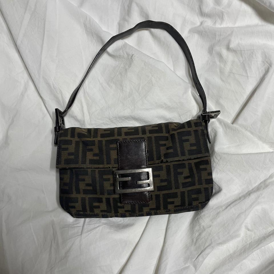 정품 펜디 주카 바게트백