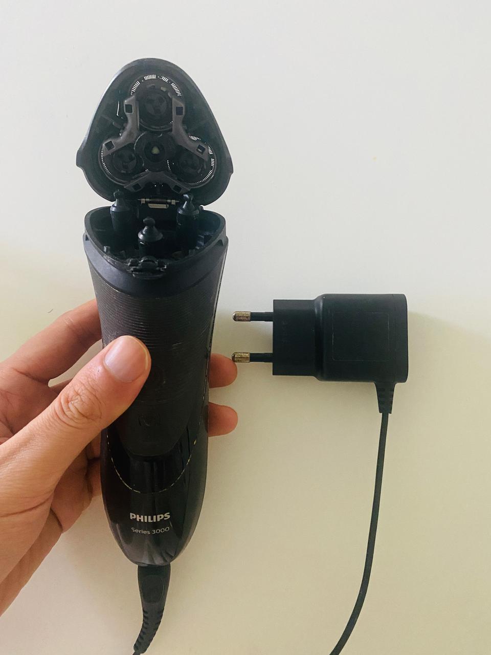 필립스 전기면도기 3000 (6개월 사용) 무선 물세척 가능