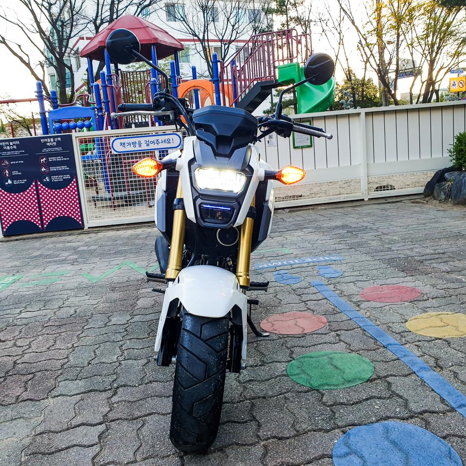 혼다 msx125 2017년식 신차급차량 판매합니다.