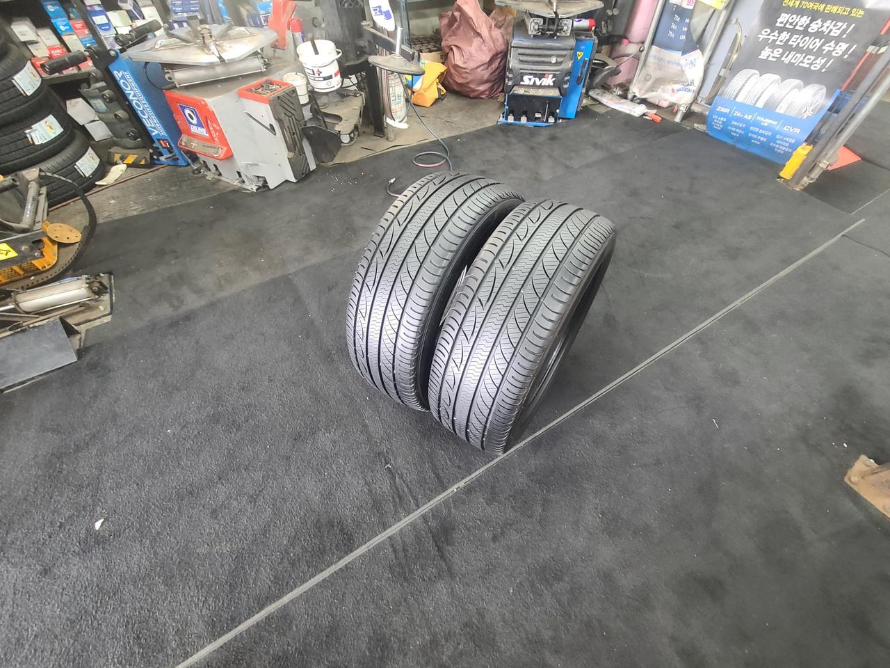 235 55 18 아킬레스 중고타이어 2본판매