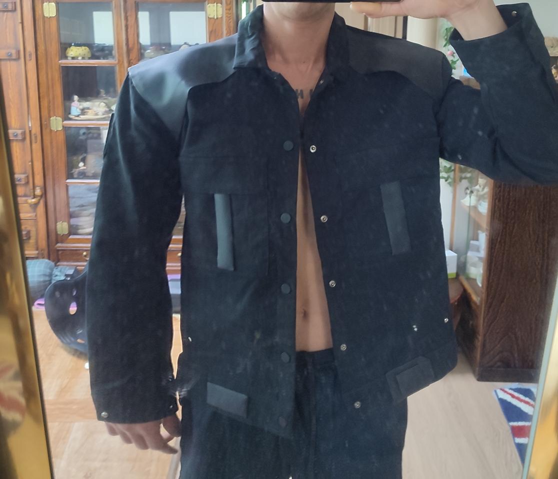 정가35.8 쿨거택포4.5 머슬핏 남자 레더절개사선 남자 크롭바시티자켓.