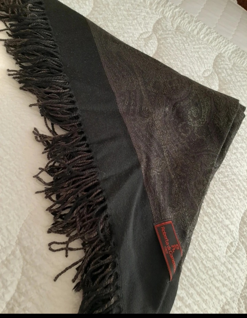 일제 로베르따 디 까메리노 빅 숄