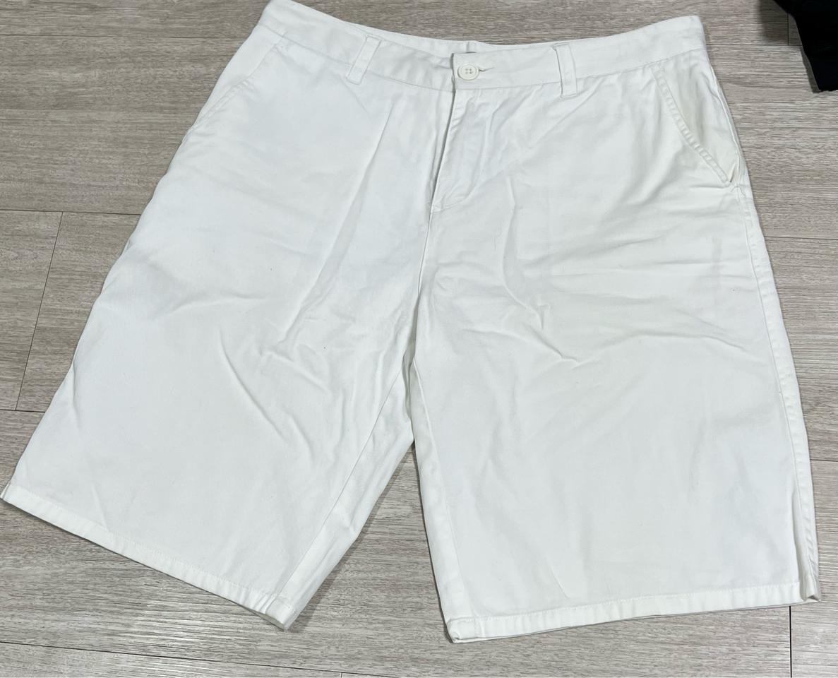 여름 흰색 반바지