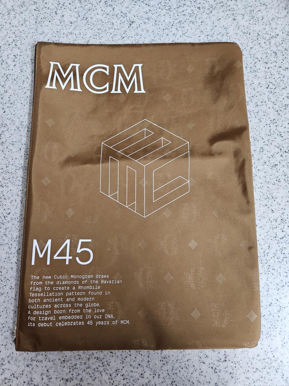 엠씨엠mcm 클러치겸파우치