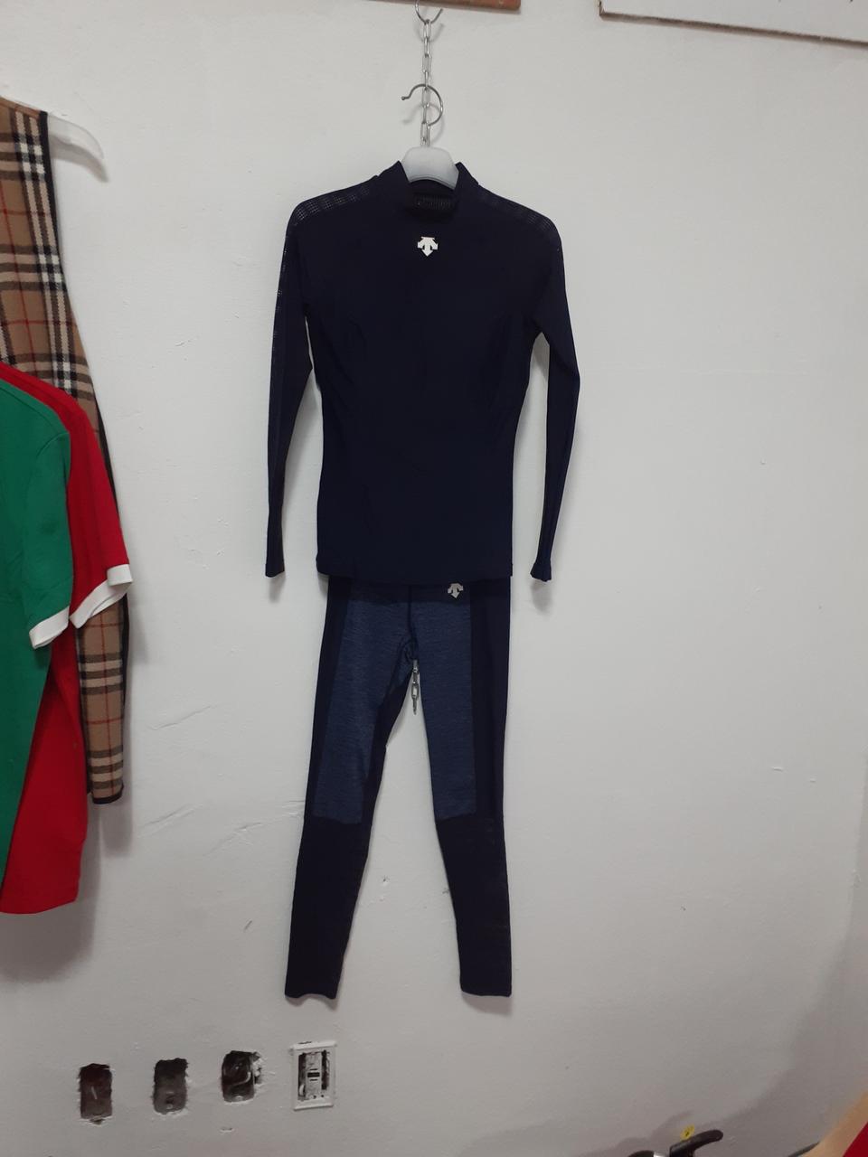 데상트 피트니스 상하의 세트 여성85