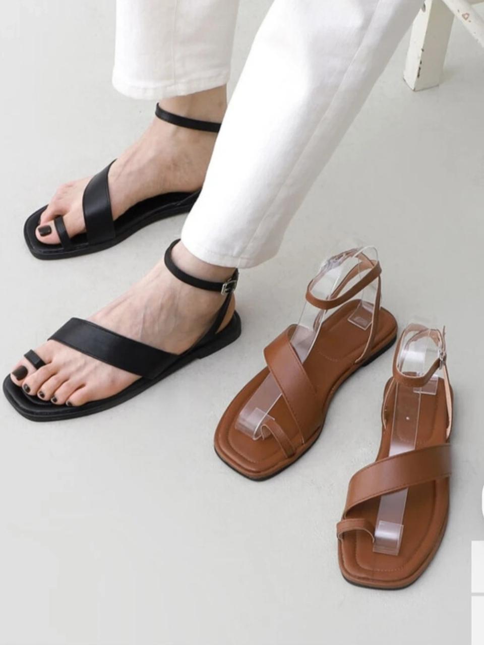 토포스트 사선 스트랩 플랫샌들 225 230 235 240