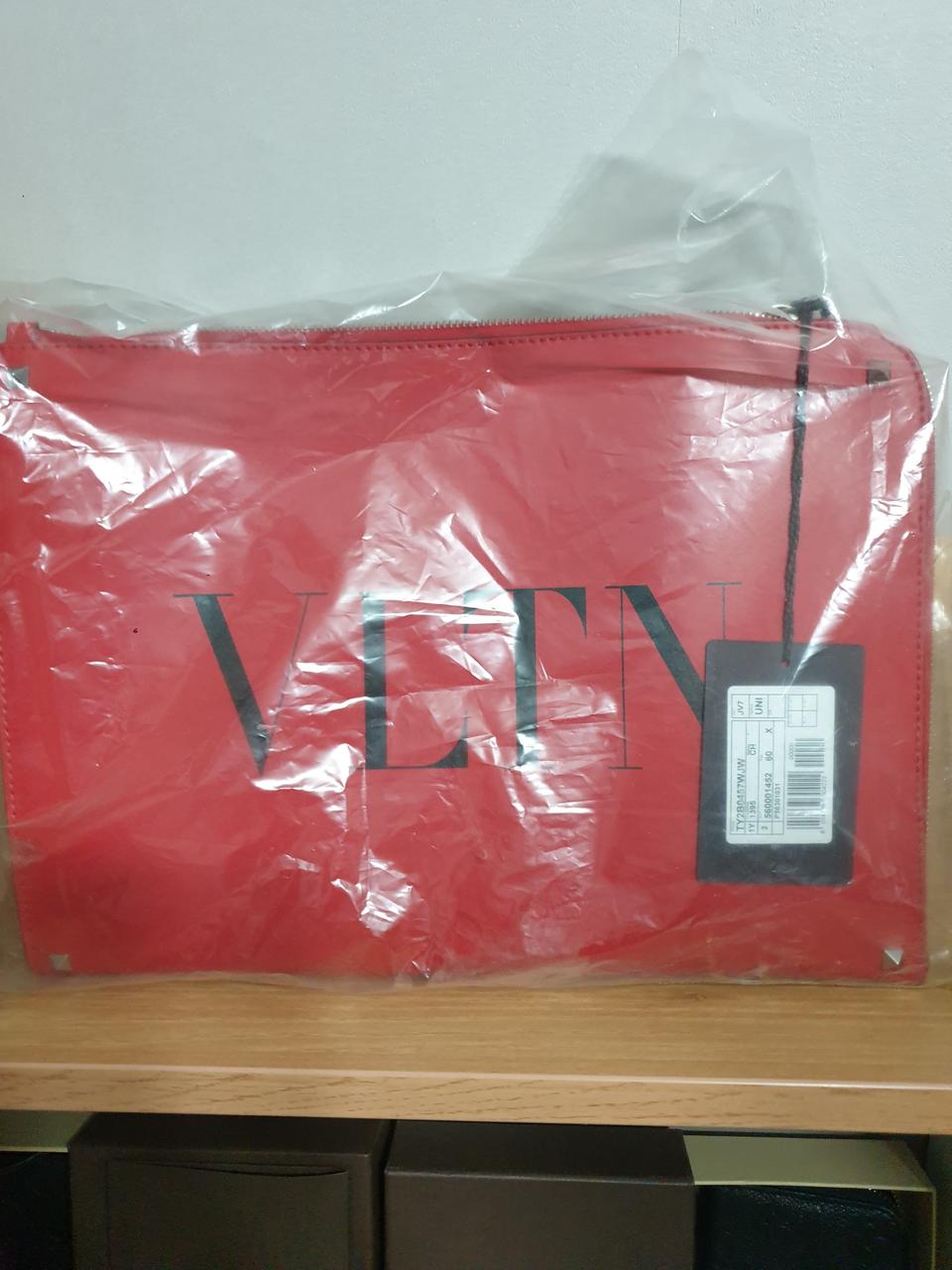 발렌티노 귀한 레드 클러치