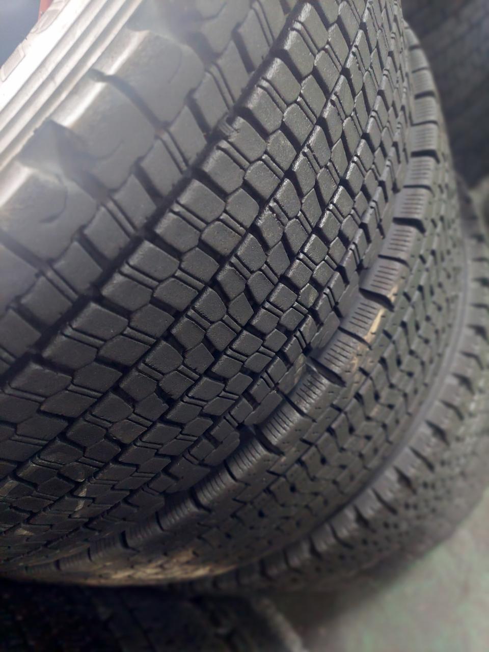 트럭 중고타이어 265-70-19.5 싸게팝니다