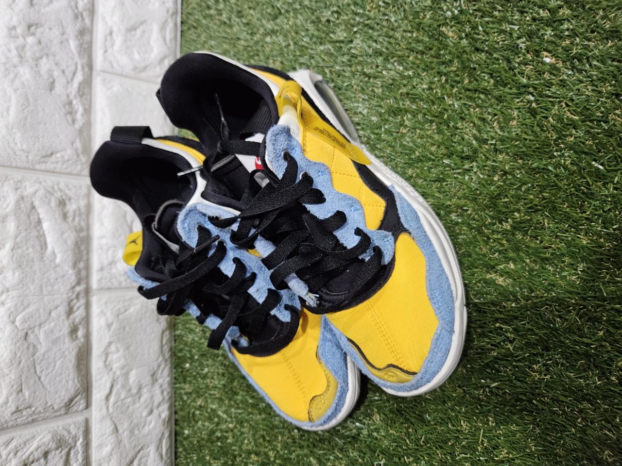 [나이키] 230 사이즈 에어조던 MA2 유니버셜시티 골드