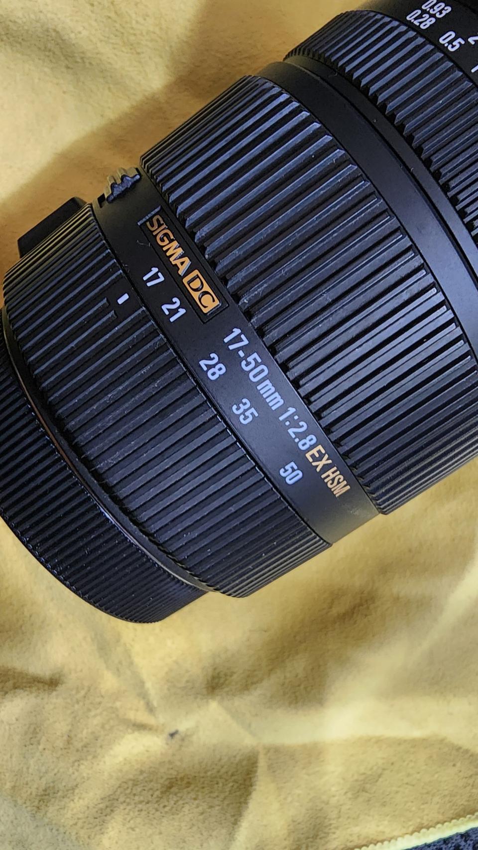 시그마  캐논크럽용렌즈  17-50mmf2.8 os판매합니다