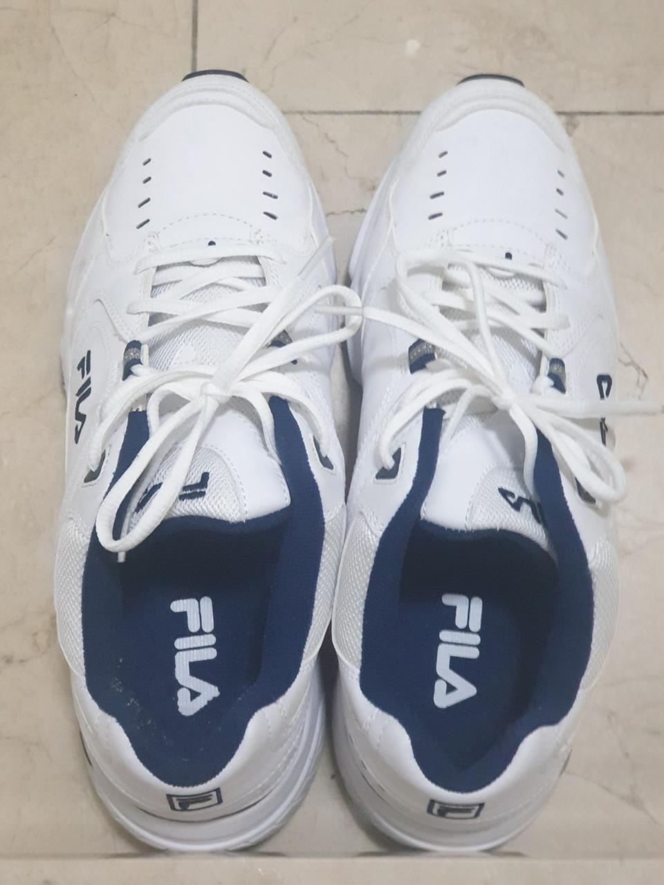 휠라 운동화 판매합니다.