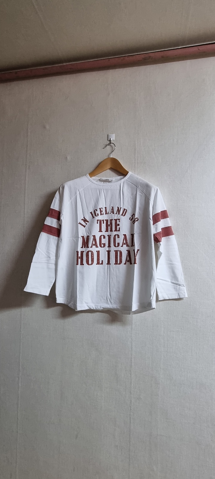 53. (새 옷) (배송비 포함) SIERO 긴팔티 팝니다.