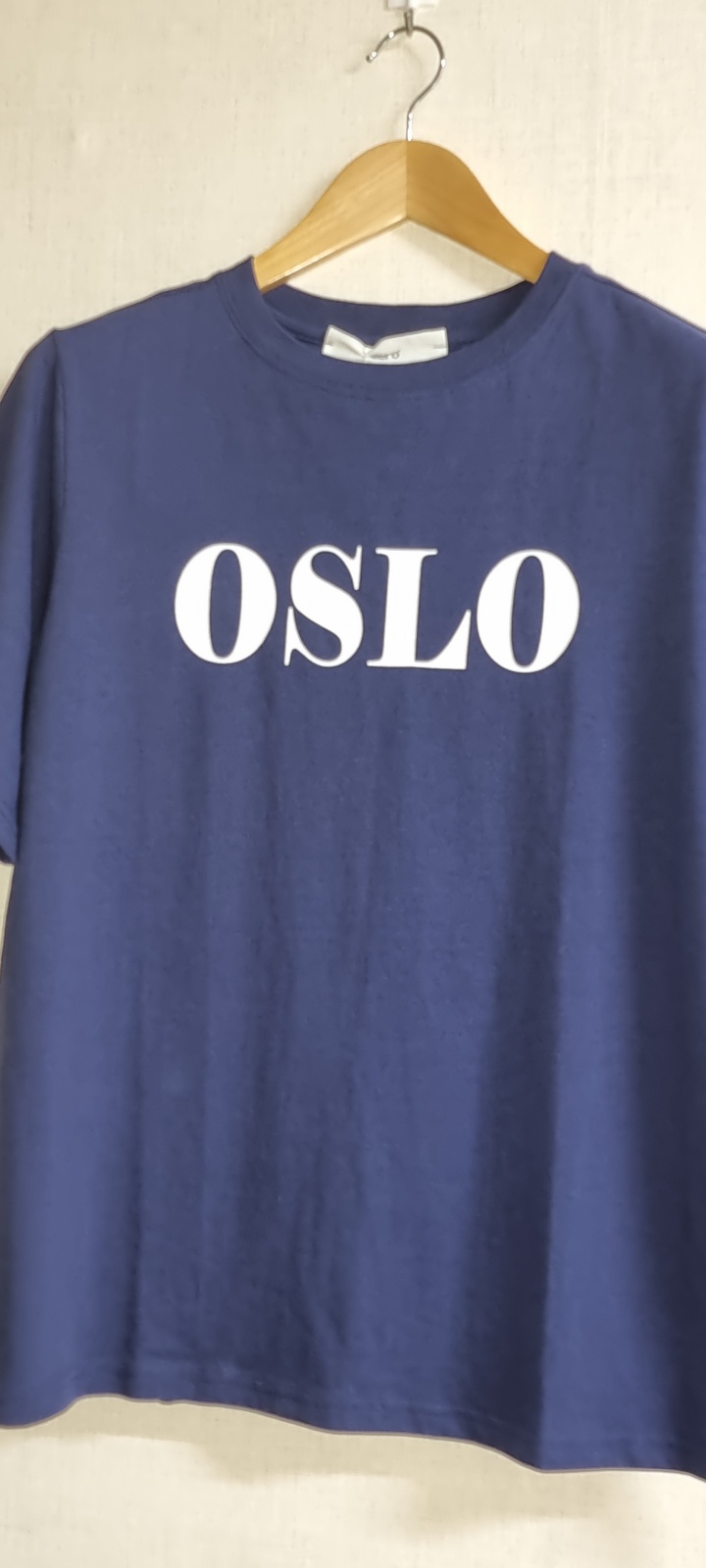 54. (새 옷) (배송비 포함) SIERO 반팔티 팝니다.