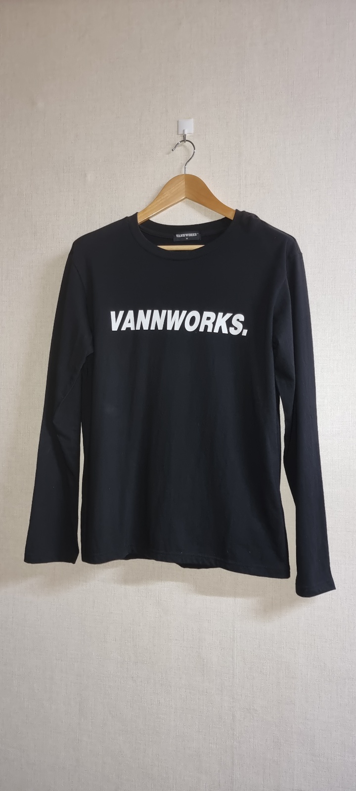 57. (새 옷) (배송비 포함) 밴웍스 남자 긴팔티 팝니다.