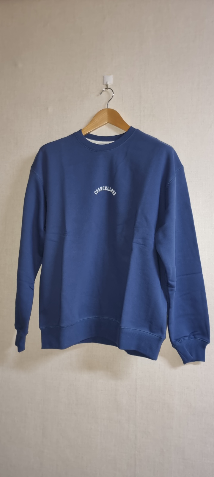 59. (새 옷) (배송비 포함)유니폼브릿지 맨투맨 팝니다.