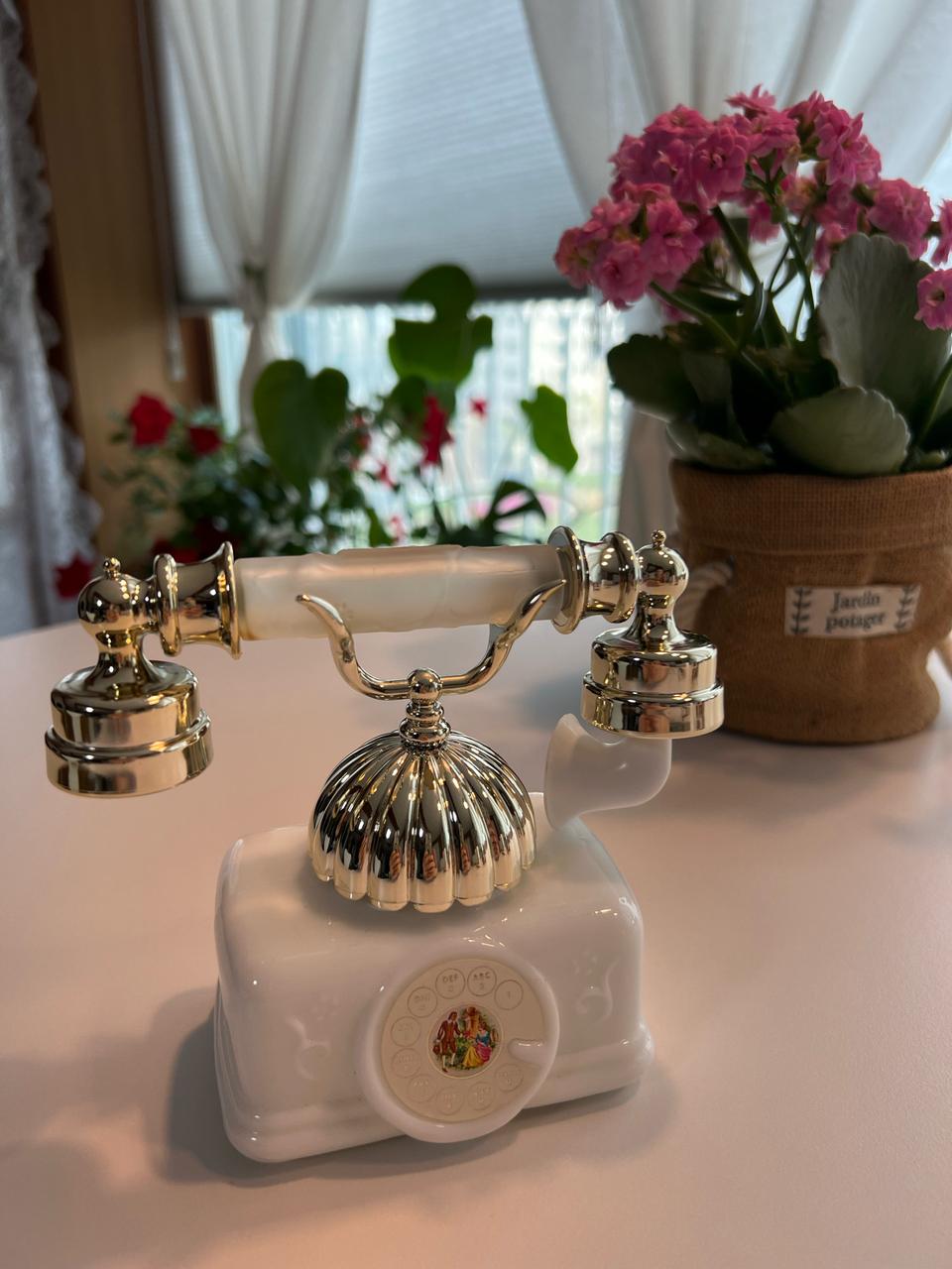 빈티지 프렌치 텔레폰 밀크 글라스 향수병