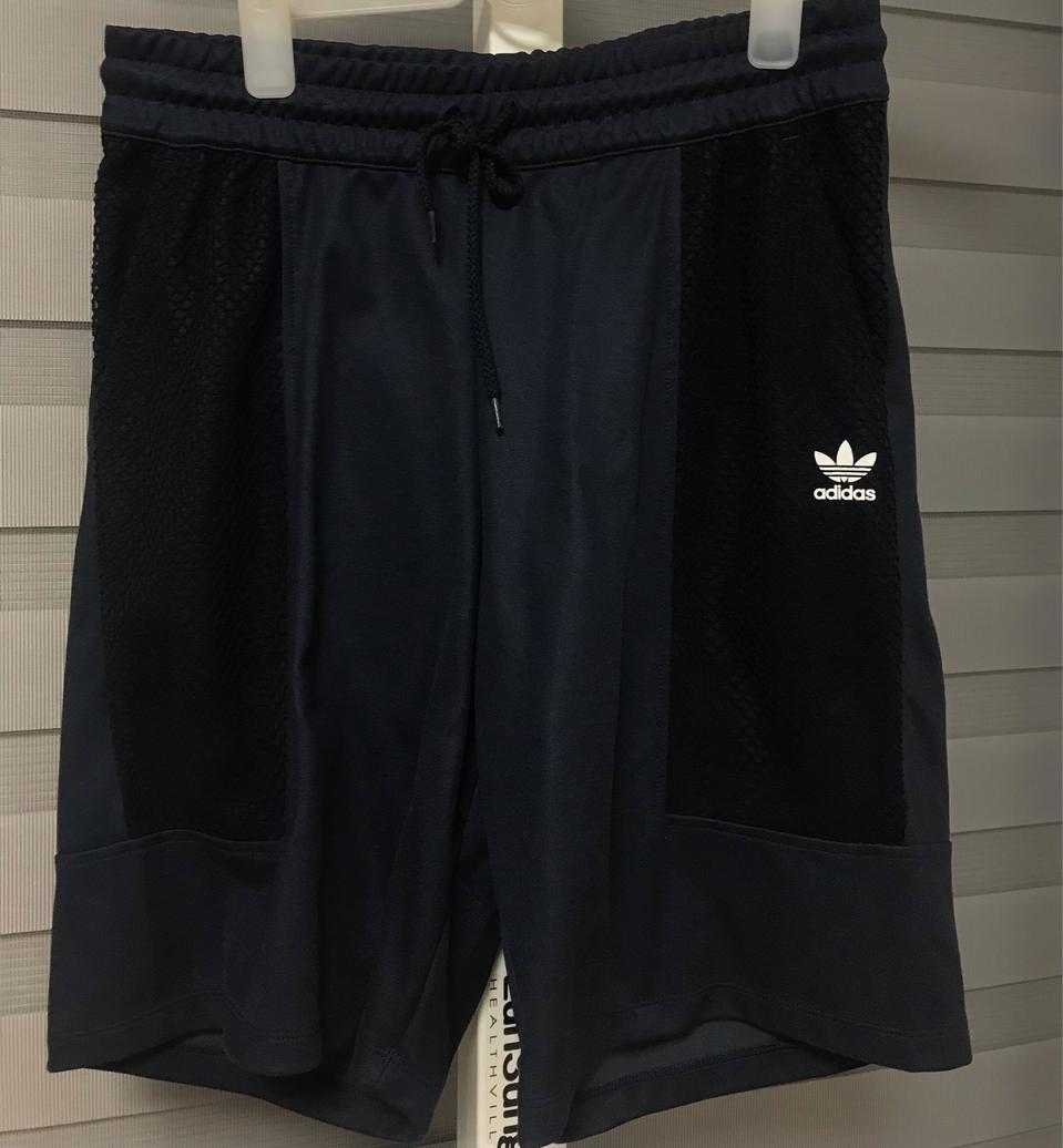 아디다스 반바지 쇼츠 남여공용 여성가능(새상품)