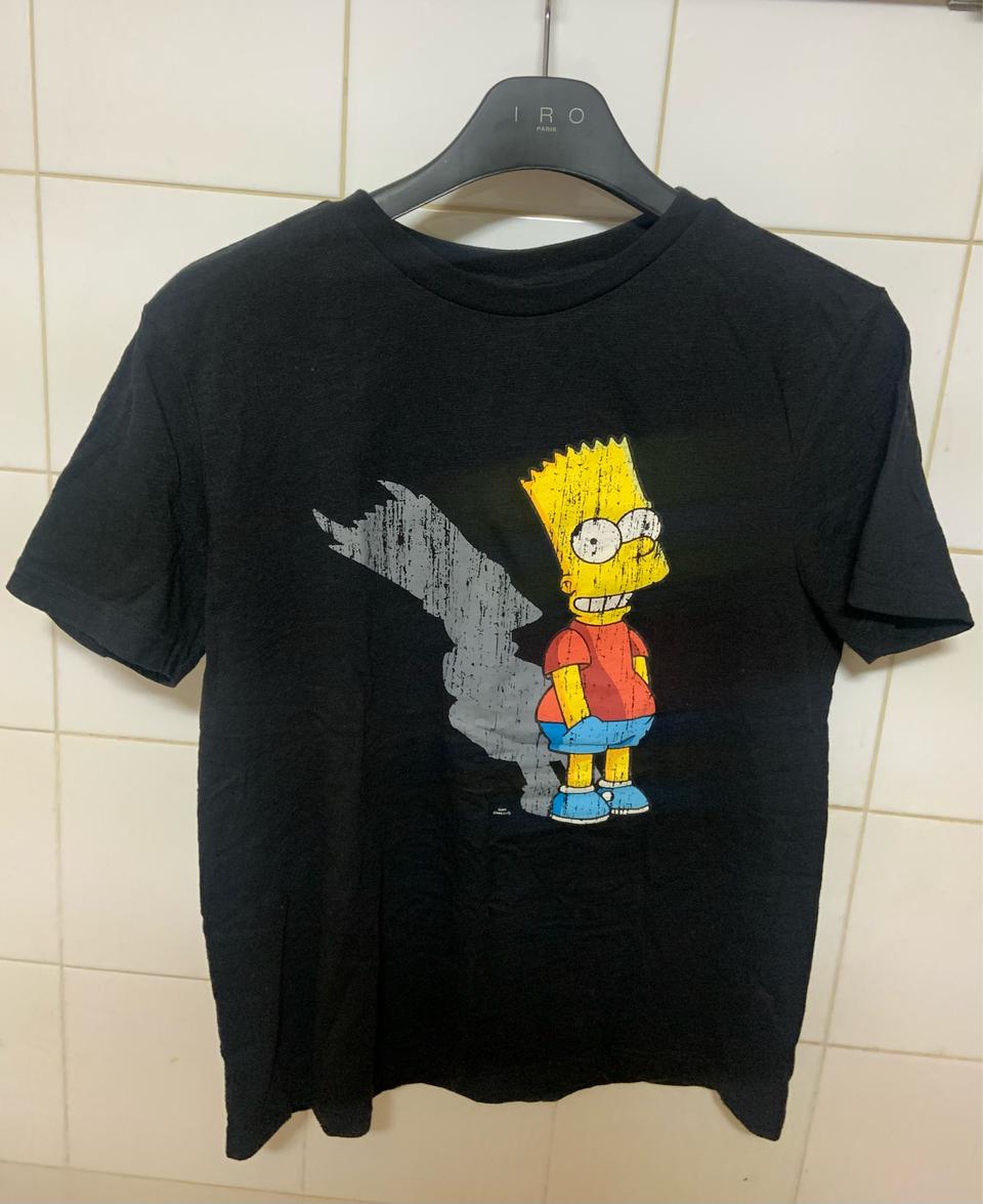 강남신세계 구매 - 크랙 심슨 블랙 반팔티셔츠. 넉넉55