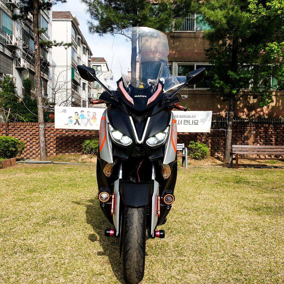 야마하 xmax300 2018년식 A급튜닝차량 판매합니다.