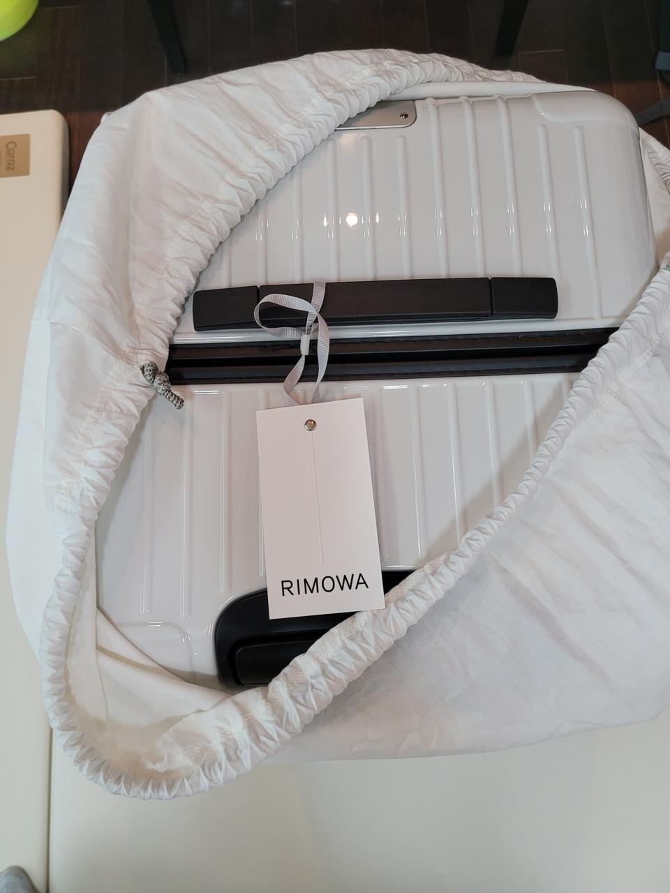 포르쉐 리모아 캐리어  멀티휠 2.0 화이트 XL미개봉 판매합니다