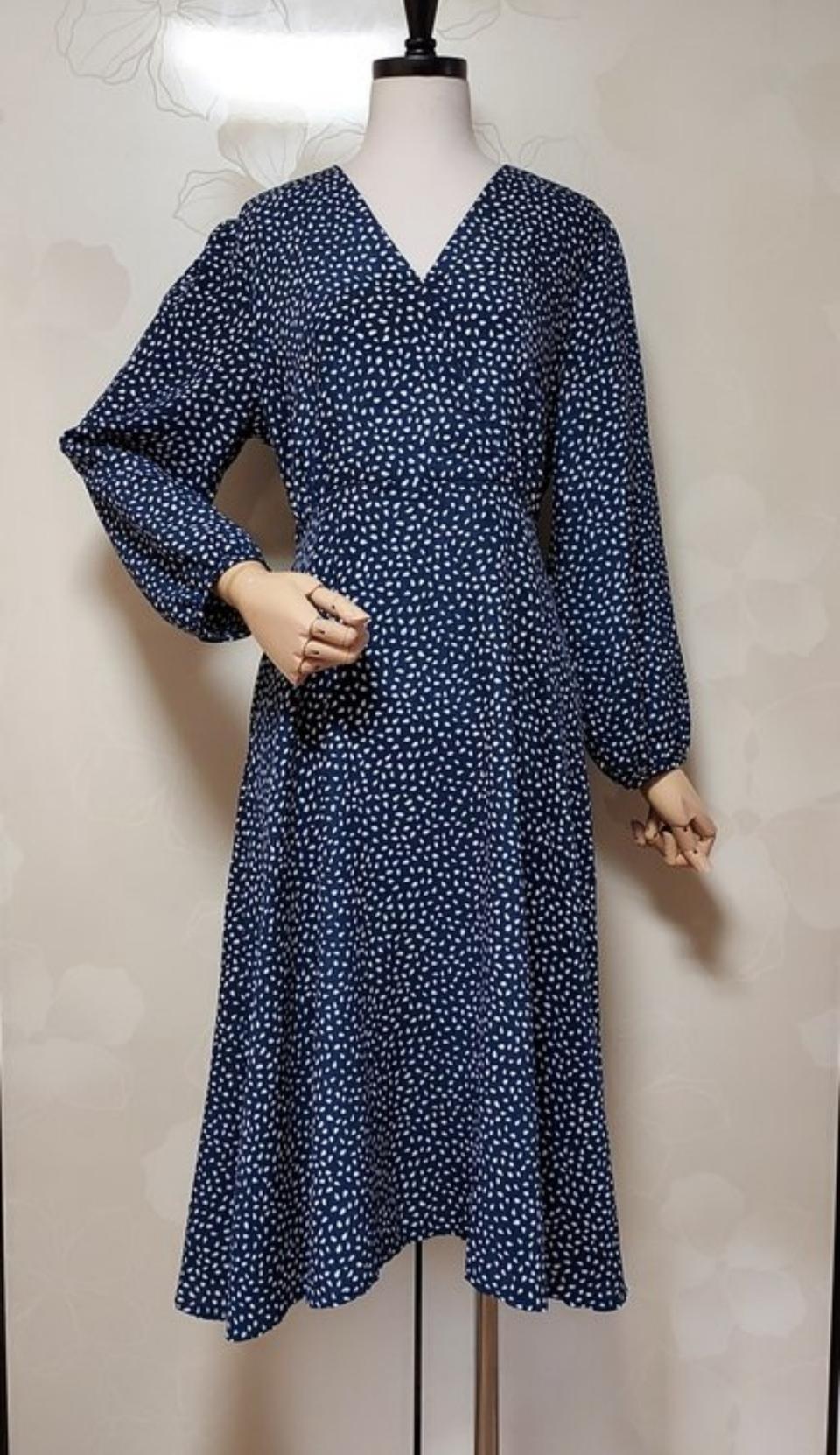 브이넥 잔무늬 패턴 원피스
