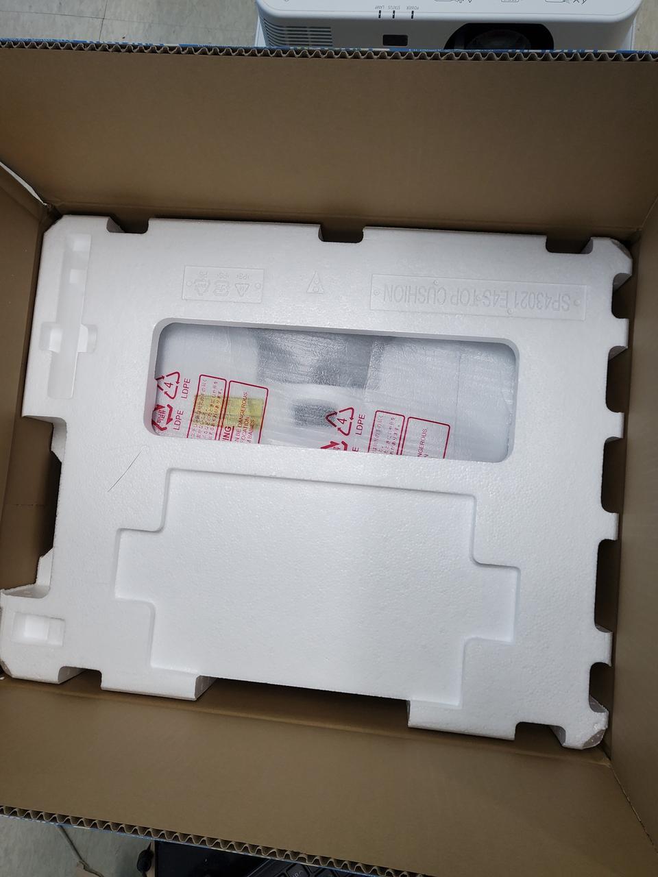 중고빔프로젝터 단초점 레이저 막셀 5000안시 프로젝터