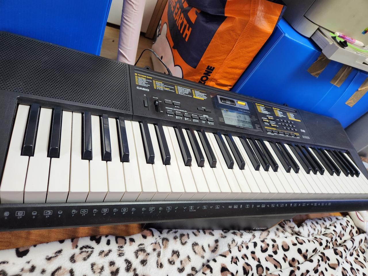 카시오CTK-2400  61마스터건반