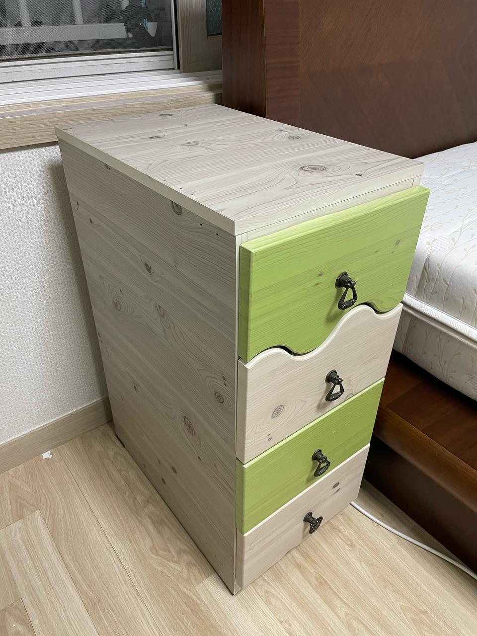 4단 서랍장