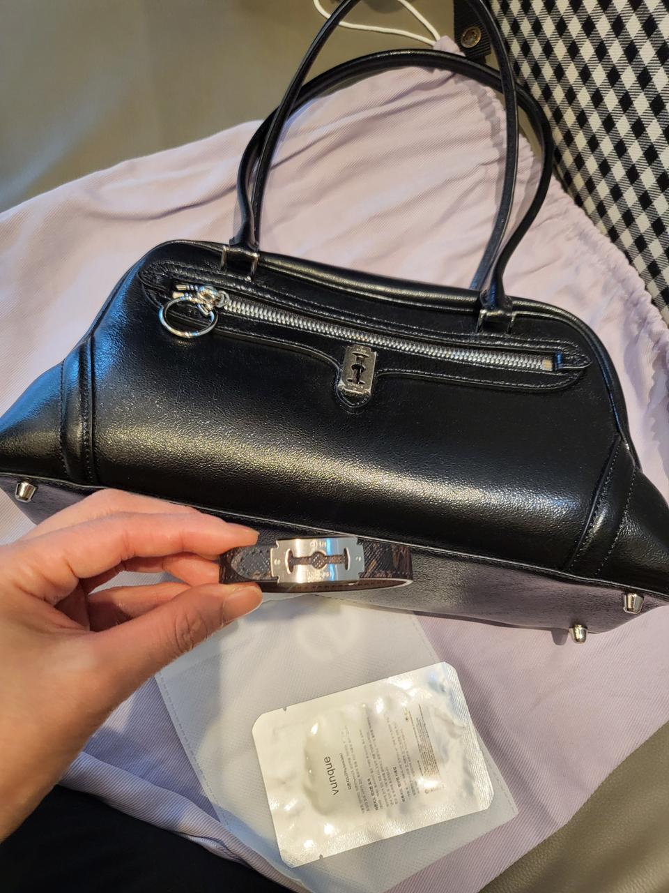 분크 토크캐빈 크루숄더 미듐+투씨 가죽팔찌