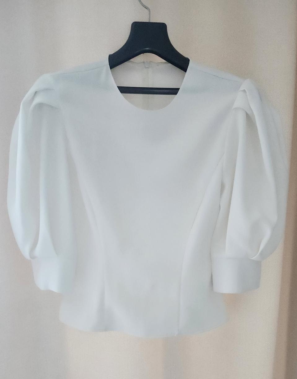 자라 퍼프소매 블라우스