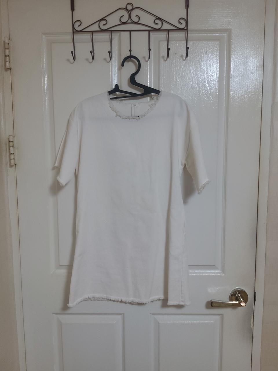 뒷지퍼 화이트진 원피스