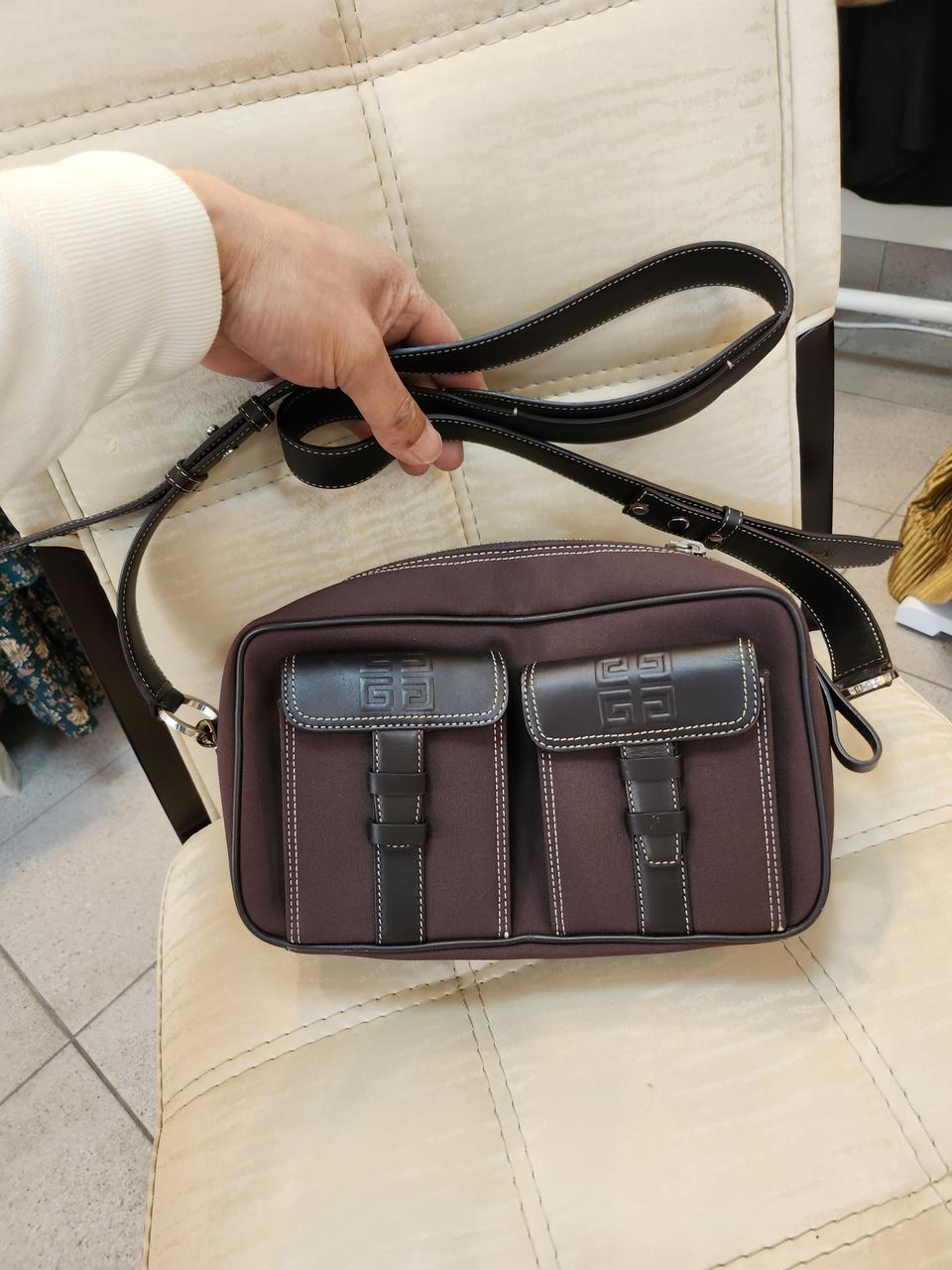 정품 지방시 카메라백 크로스백 가로25