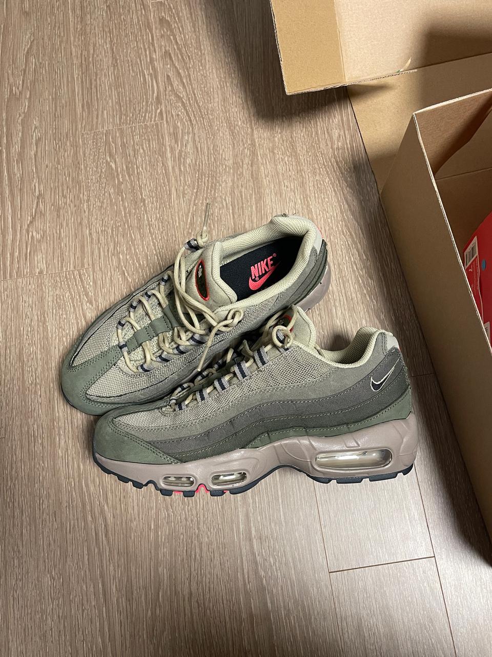 새제품 나이키 에어맥스 95 카모 se250사이즈