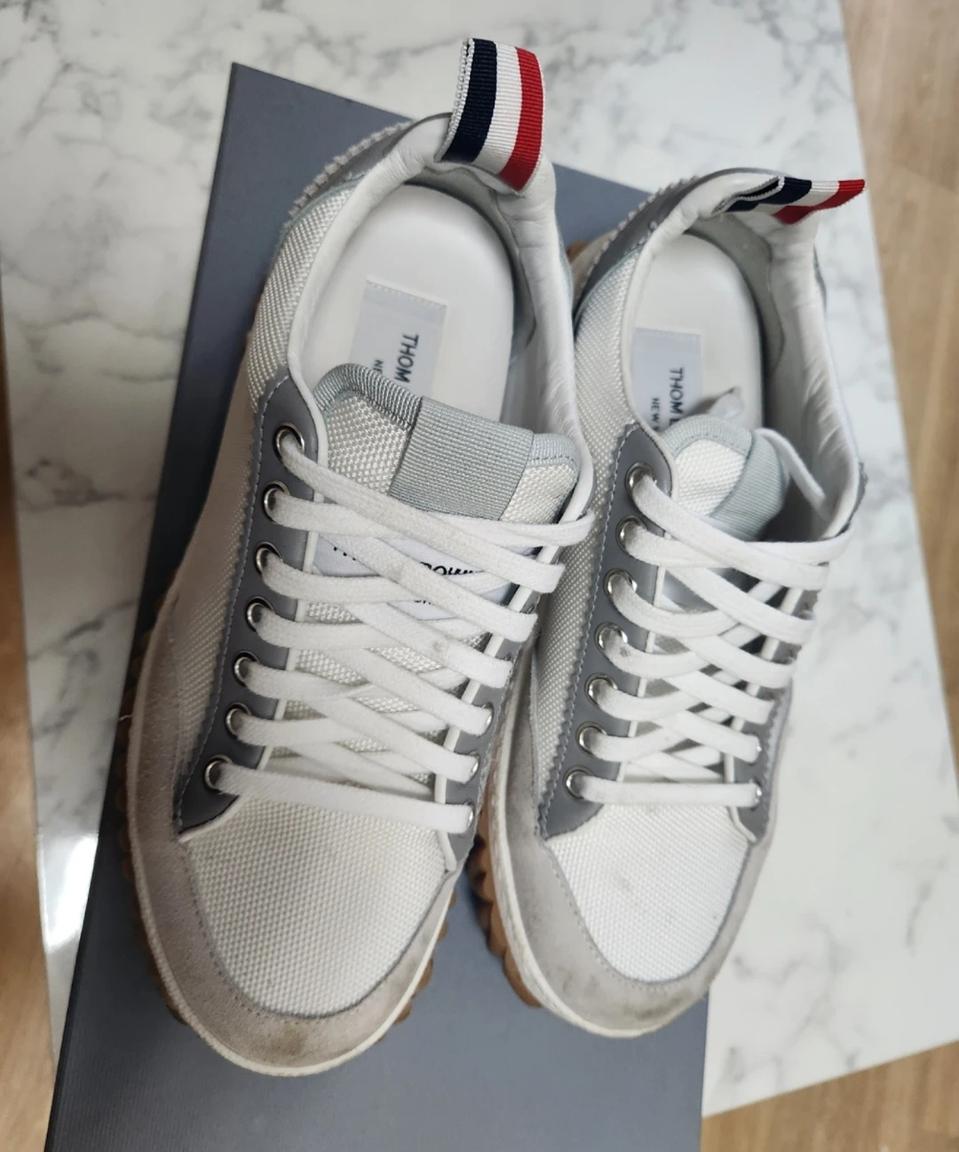 톰브라운 스니커즈