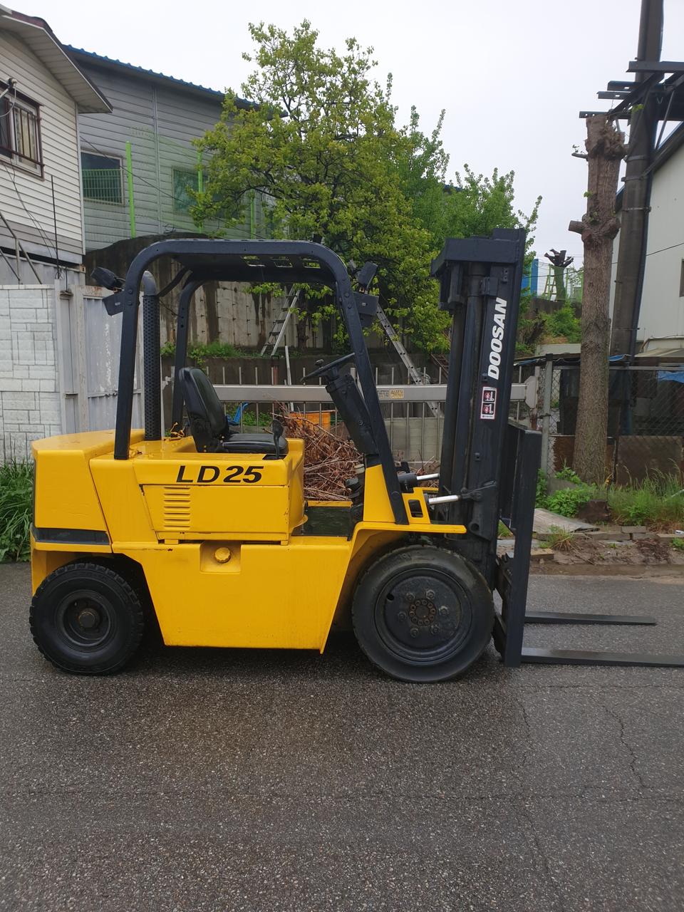 두산 2.5톤 디젤 중고 지게차 싸게판매합니다