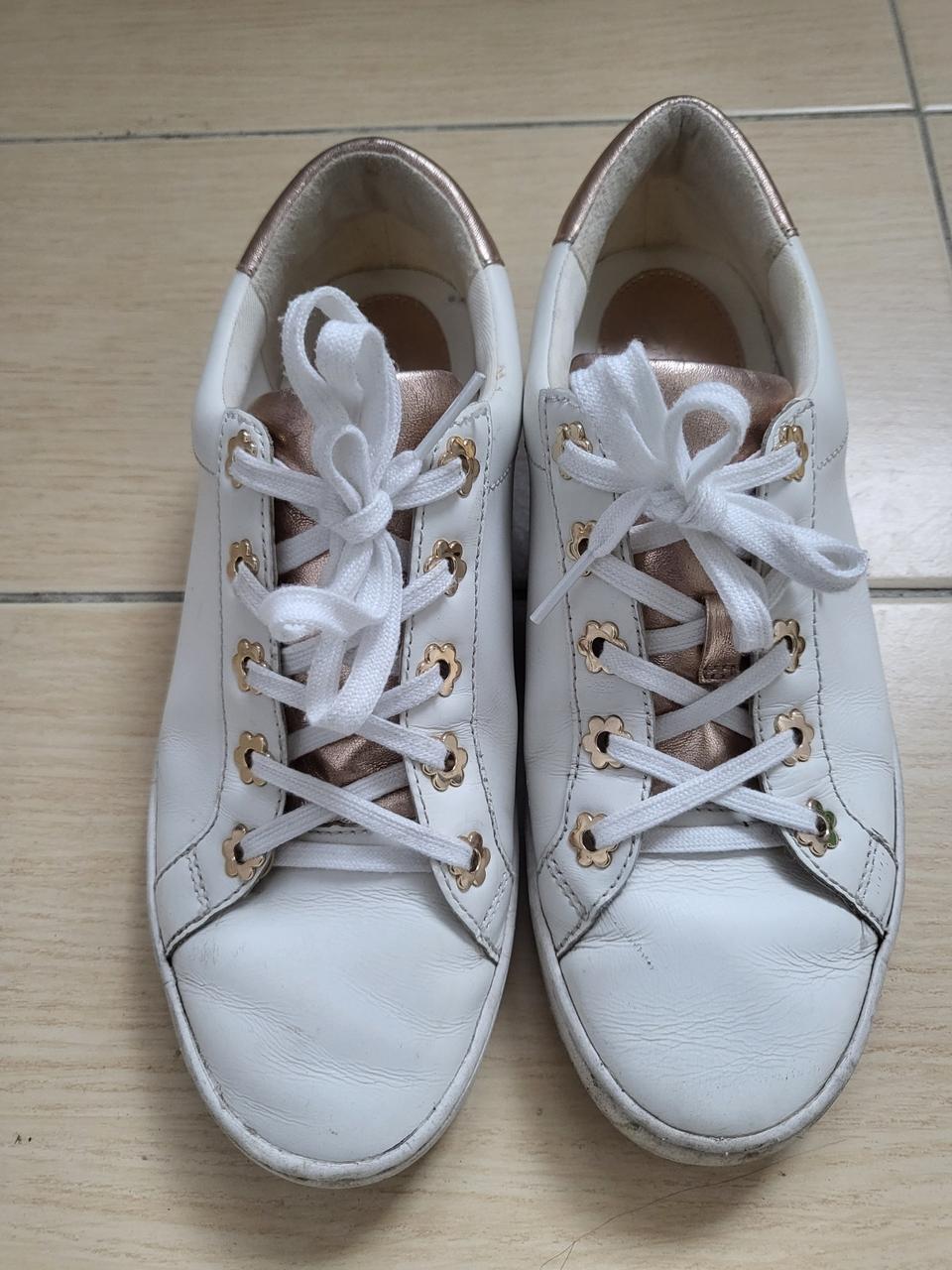 정품 마이클코어스 운동화