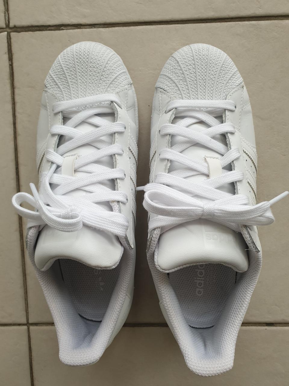 슈퍼스타 화이트