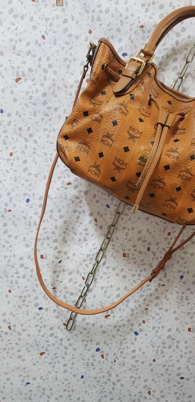 정품 엠씨엠 크로스