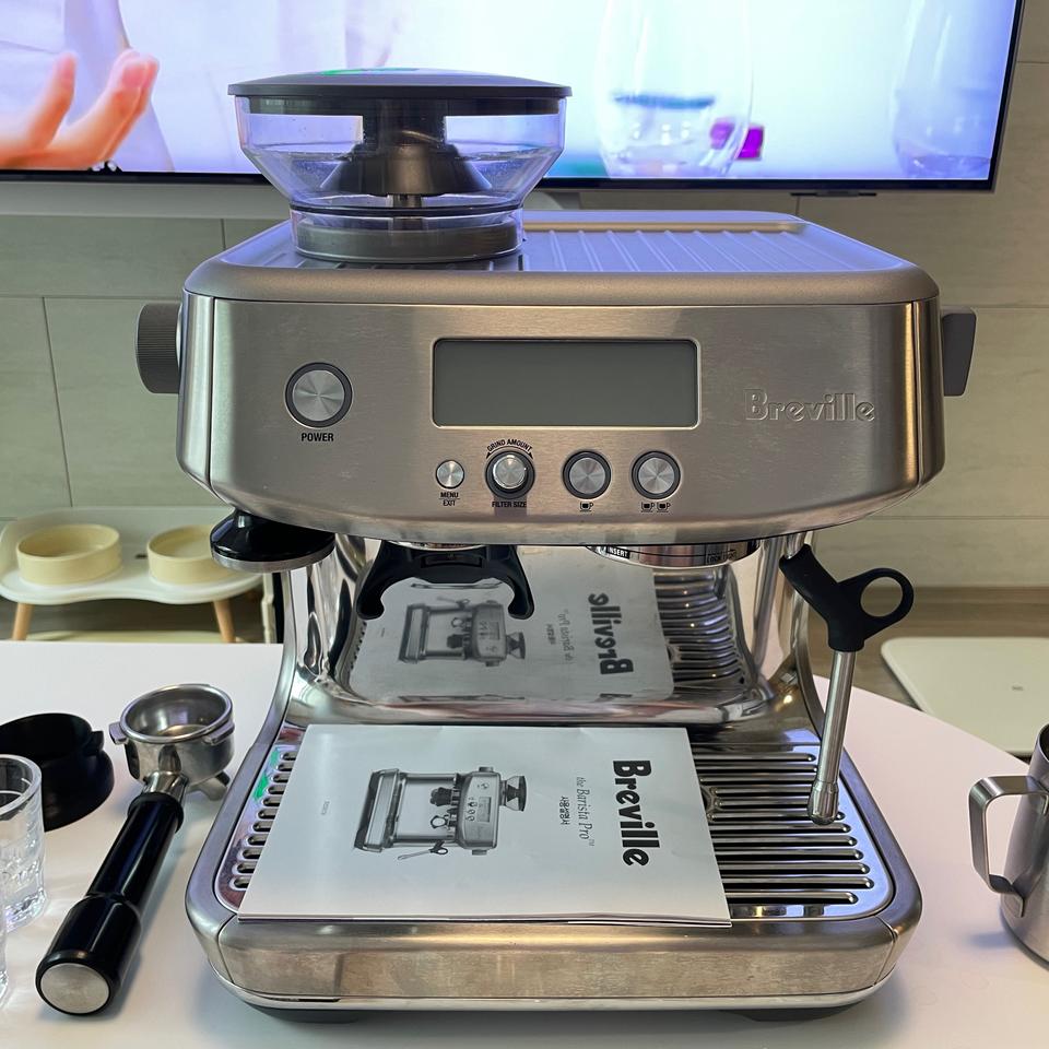 브레빌 바리스타 프로 878 커피머신