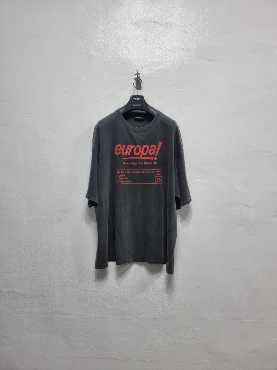 발렌시아가 남성반팔티 정품 사이즈100 상태좋아요 C1-343