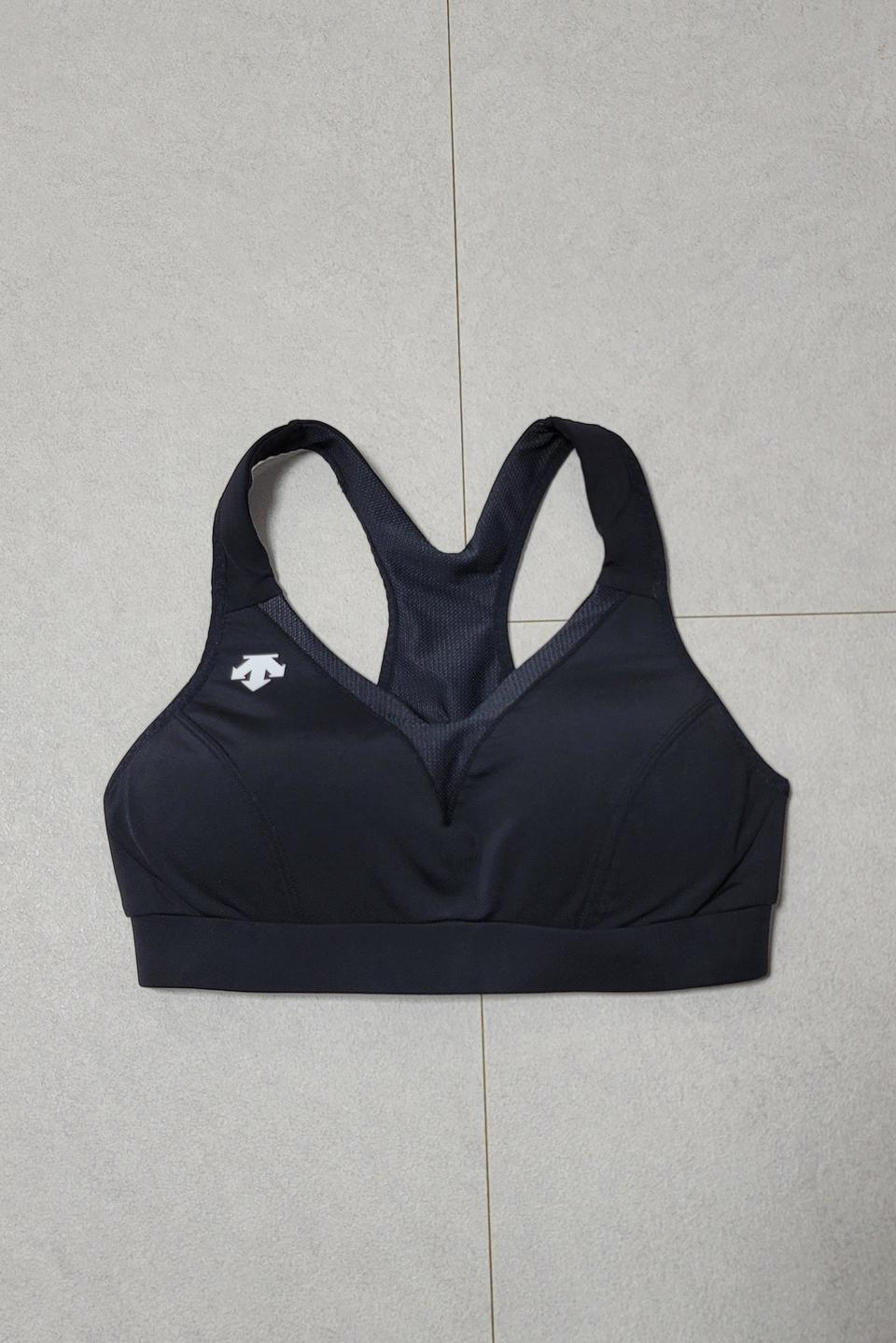 데상트 나이키 뮬라 여성 브라탑 거의 새상품!