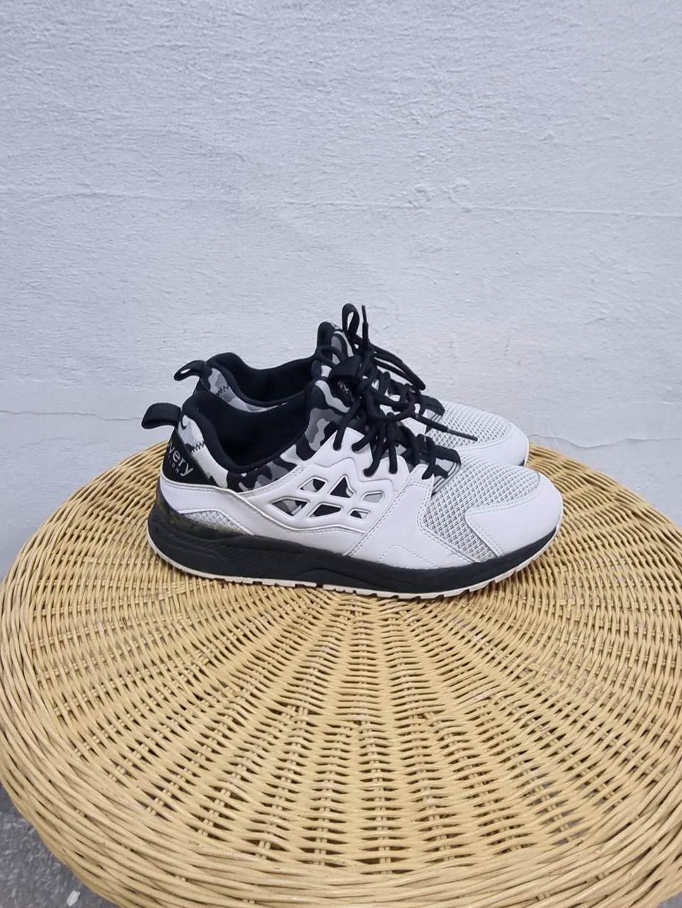 디스커버리 남성 운동화 사이즈260 상태좋아요 X1-272