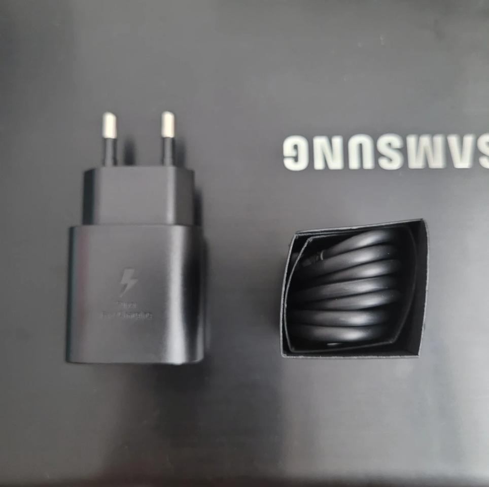 삼성정품 휴대폰 충전기 25w충전기, C TO C케이블 팔아요 새상품,