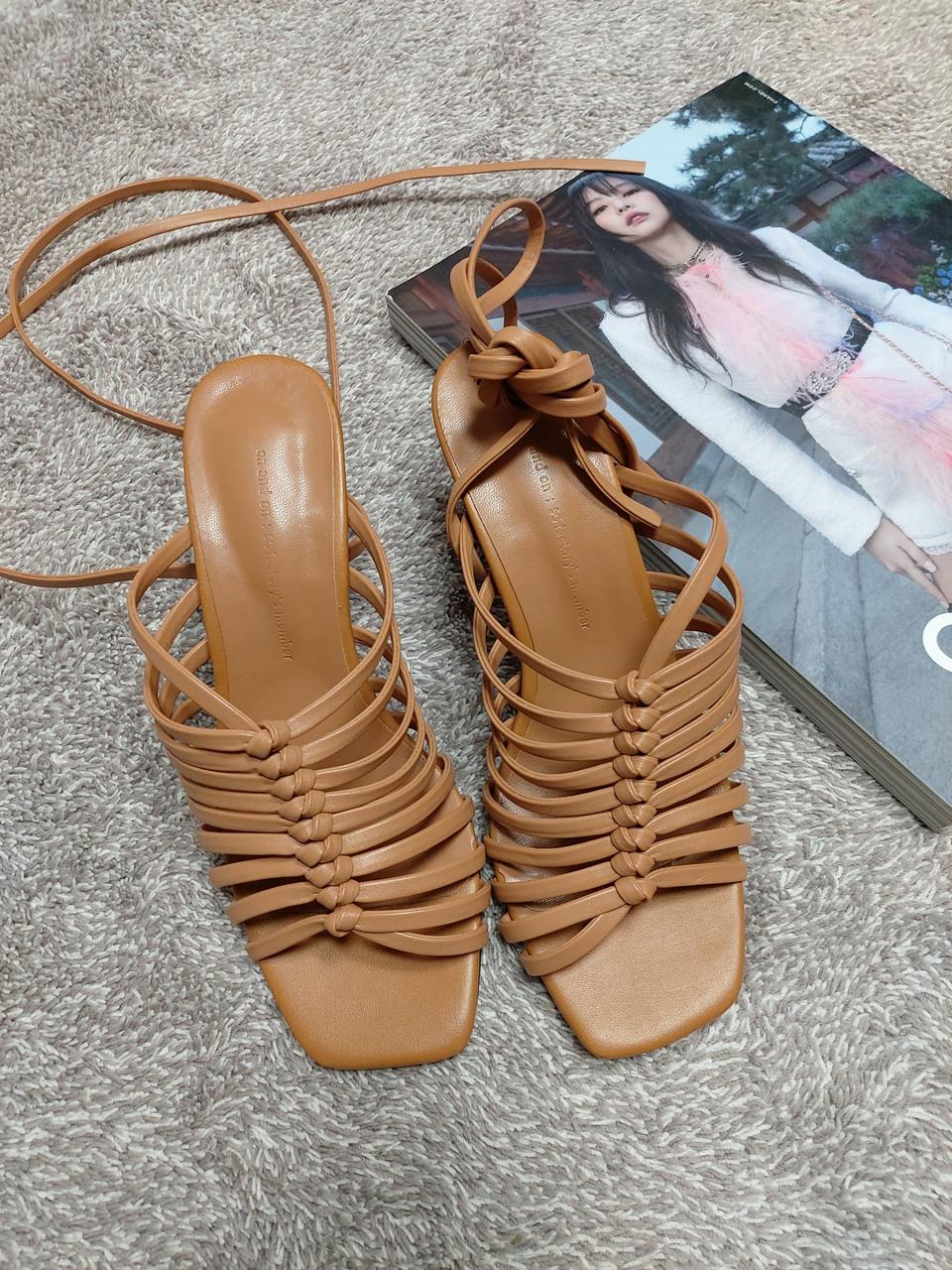 뮬 스트랩 샌들 힐235