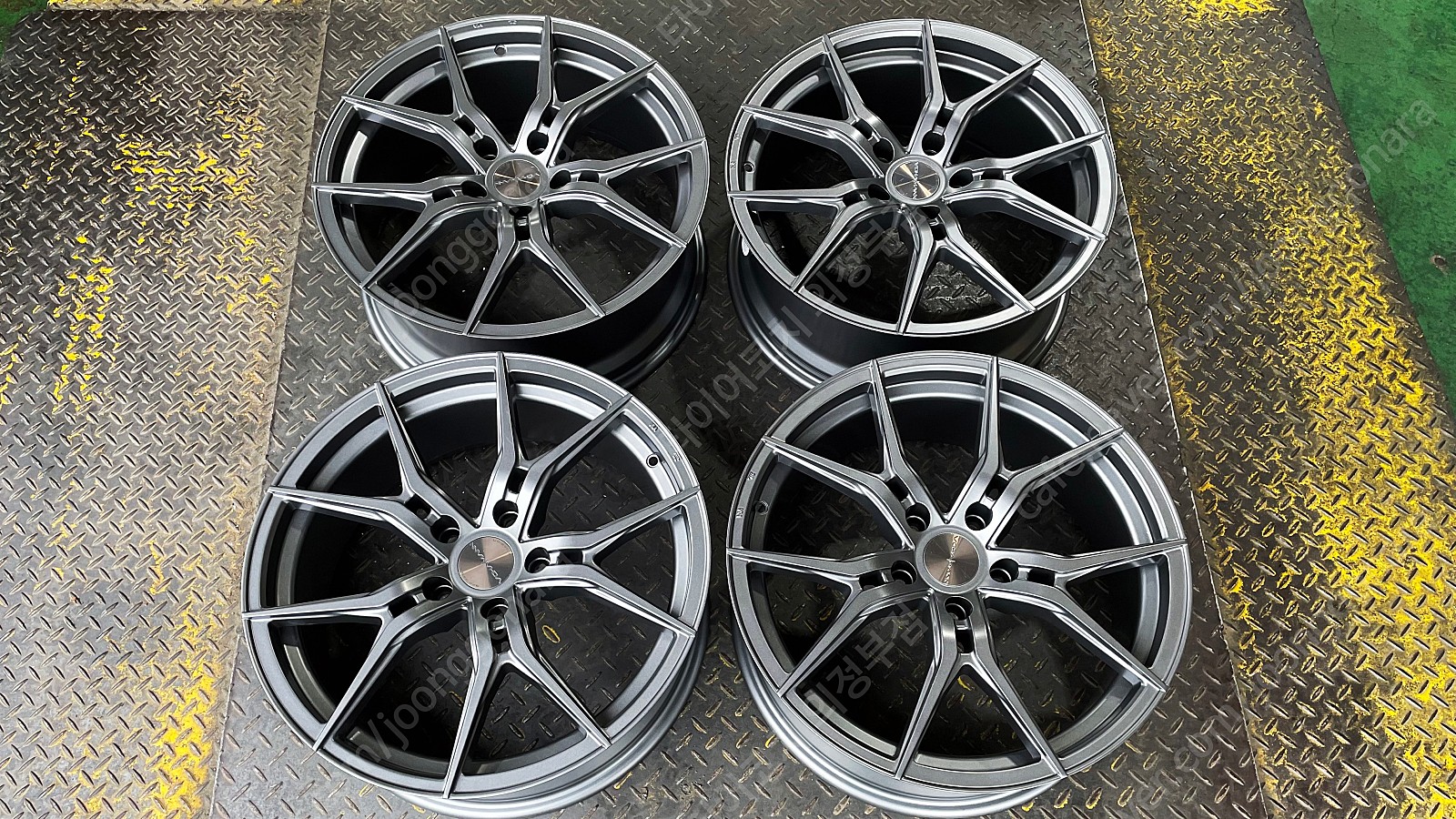 18인치 보하이만 M203 돌핀그레이 신품휠 1대분 판매합니다