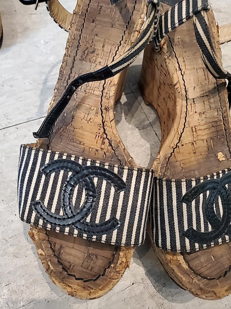 샤넬정품 우드굽샌들