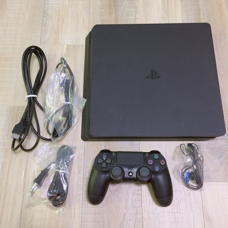 PS4 플스 슬림 제트 블랙 8.52 팔아요 ~☆