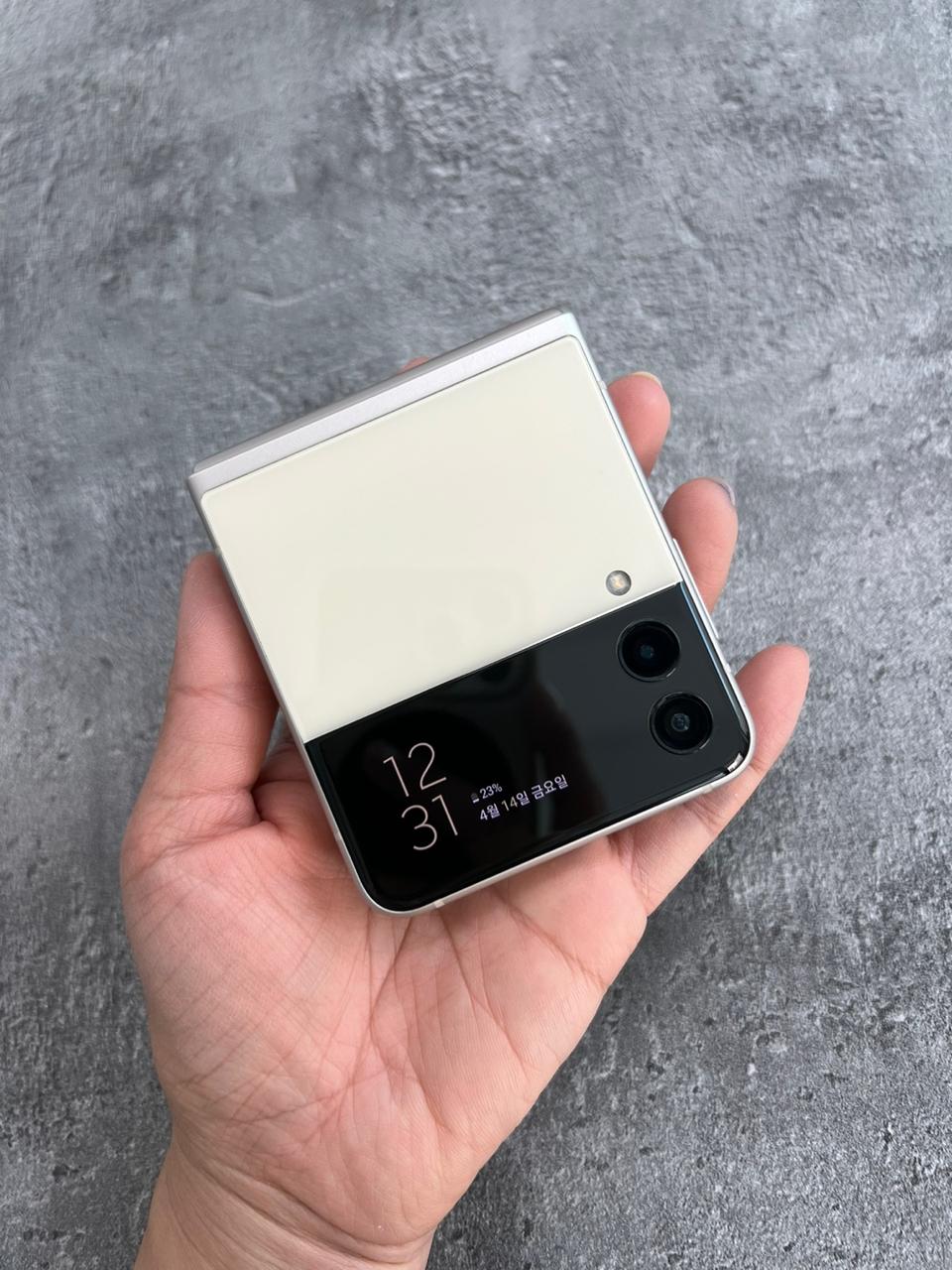 갤럭시 Z플립3 크림 256기가 (A급)