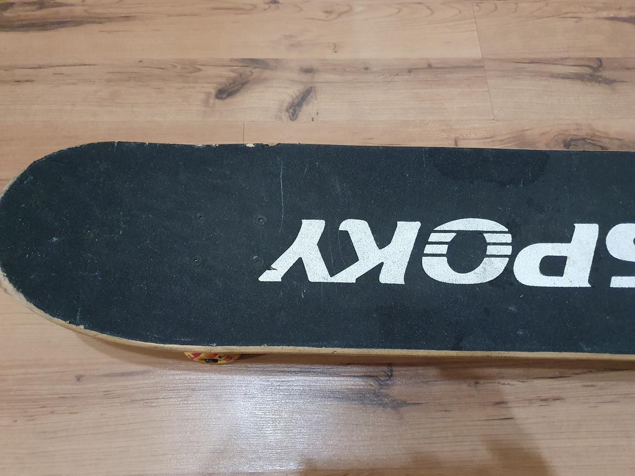 몇번 타지 않은 스케이트 보드 정리 해요