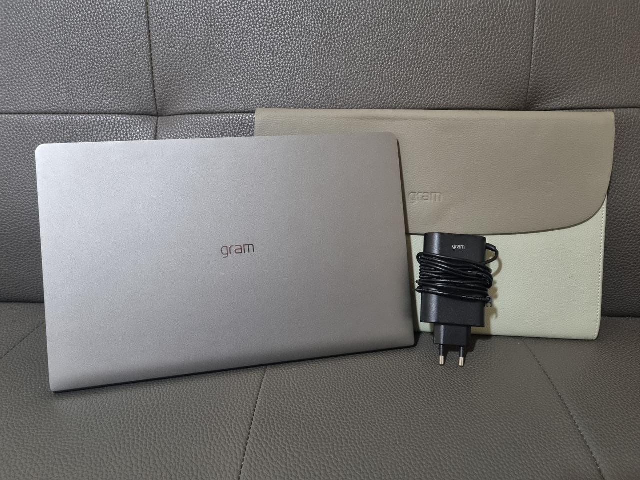 14인치 LG 올뉴그램 // i3-8130u, 램 8gb